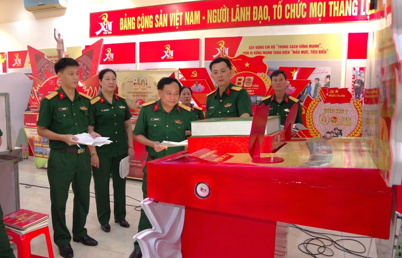 Tổng hợp kết quả và đề xuất giải thưởng cuộc thi tìm hiểu “80 năm lịch sử vẻ vang của Quân khu 7”