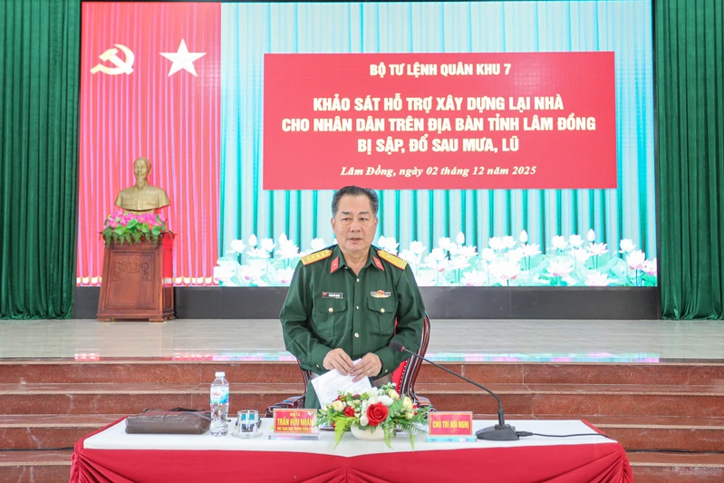 Quân khu 7 khảo sát hỗ trợ xây dựng lại nhà cho Nhân dân trên địa bàn tỉnh Lâm Đồng bị sập, đổ sau mưa, lũ