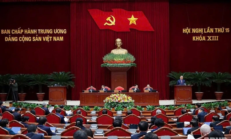 Thông cáo báo chí ngày làm việc thứ nhất Hội nghị Trung ương 15, khóa XIII
