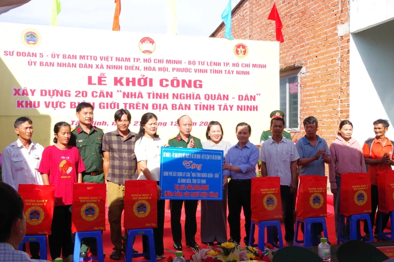 Sư đoàn 5 phối hợp khởi công xây dựng 20 căn “Nhà tình nghĩa quân – dân”