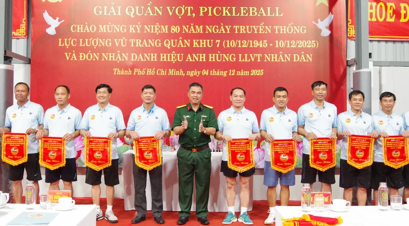 Quân khu 7 tổ chức thành công giải giao lưu quần vợt, pickleball chào mừng kỷ niệm 80 năm Ngày truyền thống Quân khu 7