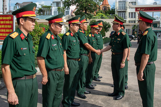 Thiếu tướng Trần Ngọc Minh kiểm tra nắm tình hình Viện Kiểm sát Quân khu và Trại tạm giam K35
