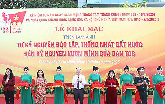 TP Hồ Chí Minh: Triển lãm ảnh kỷ niệm 80 năm Cách mạng Tháng Tám và Quốc khánh 2-9