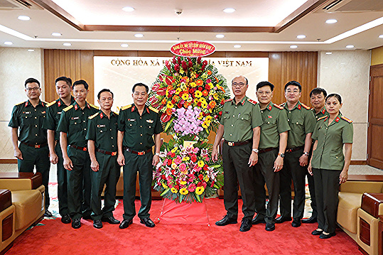 Bộ Tư lệnh Quân khu 7 chúc mừng Cơ quan đại diện phía Nam, Bộ Công an