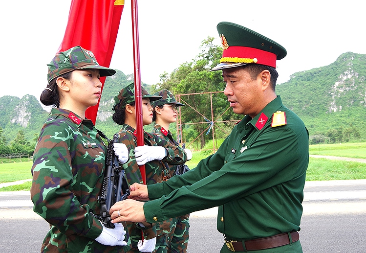 Chính phủ bổ nhiệm Đại tá Nguyễn Tấn Linh giữ chức Phó Tư lệnh Quân khu 7
