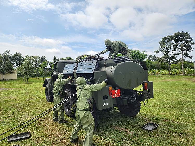 Kiểm tra Đội tuyển Quân khu 7 tham gia Hội thao ứng phó sự cố hóa chất độc, xạ toàn quân khu vực phía Nam