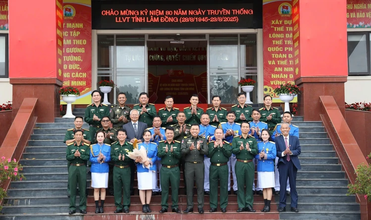 Bộ CHQS tỉnh Lâm Đồng tiếp đón Đoàn Nghệ thuật Quân đội Hoàng gia Campuchia