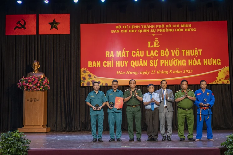 Ban CHQS phường Hòa Hưng, TPHCM ra mắt Câu lạc bộ võ thuật 
