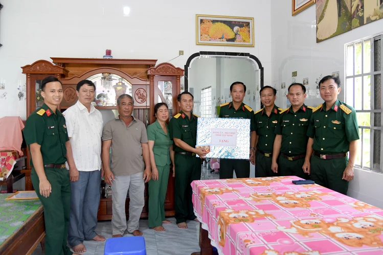 Bộ CHQS tỉnh Tây Ninh bàn giao “Nhà đồng đội”