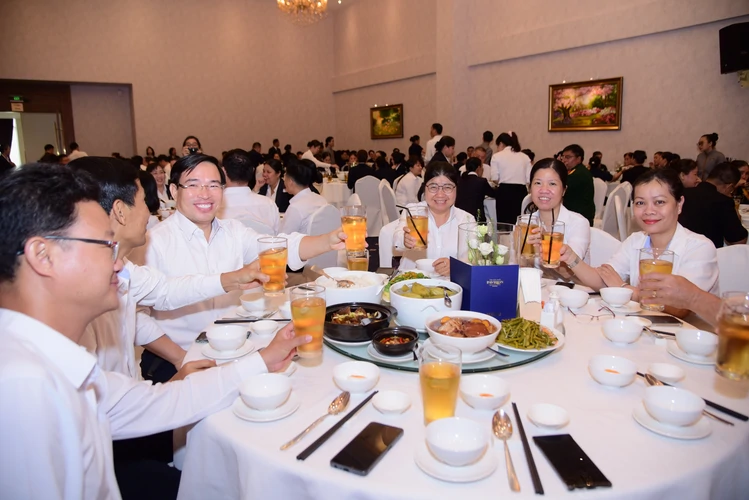 Công ty Tây Nam: Ấm áp “Bữa cơm Công đoàn”
