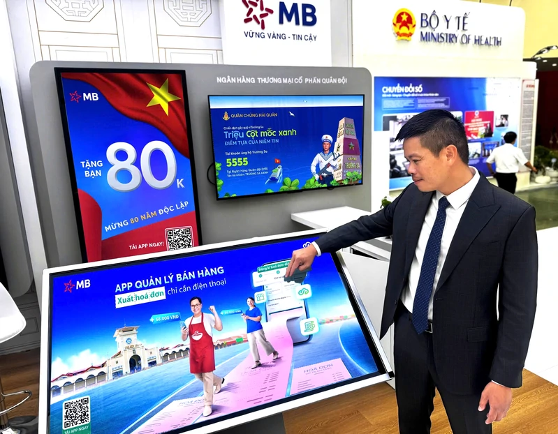 MB tại Triển lãm Thành tựu đất nước A80: Khi khát vọng số hóa Doanh nghiệp gắn với mục tiêu quốc gia vươn mình 
