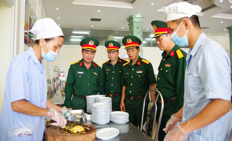 Chăm sóc sức khỏe cho bộ đội thực hiện nhiệm vụ A80