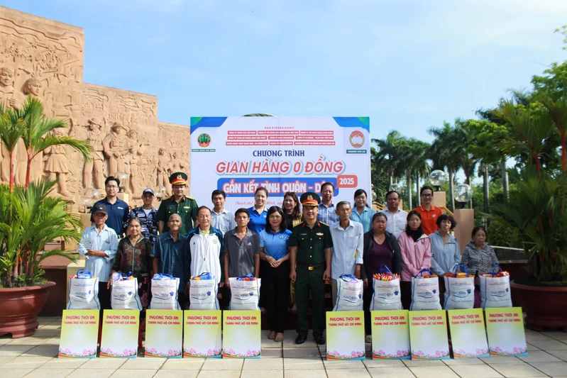 Trung đoàn Gia Định tổ chức "Gian hàng 0 đồng" tại phường Thới An, Thành phố Hồ Chí Minh

