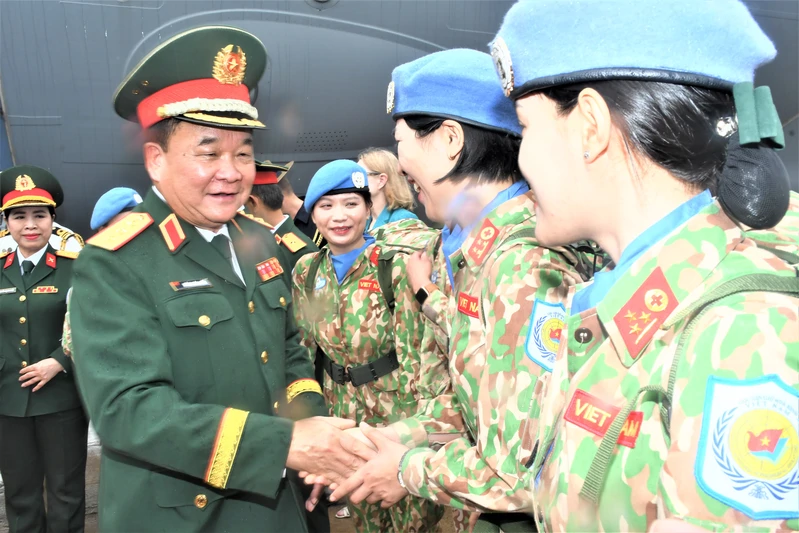 Lễ xuất quân Bệnh viện Dã chiến cấp 2 số 7 và Đội Công binh số 4 thực hiện nhiệm vụ Gìn giữ hòa bình Liên hợp quốc