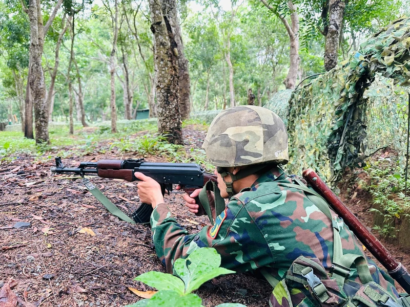 Trung đoàn Minh Đạm tổ chức diễn tập bắn chiến đấu cấp tiểu đội năm 2025