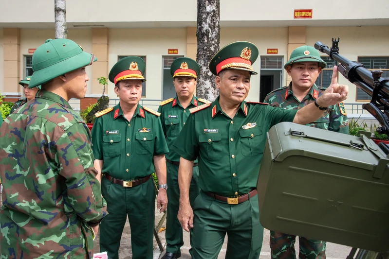 Cục Chính trị Quân khu kiểm tra công tác Đảng, công tác chính trị Trung đoàn Gia Định
