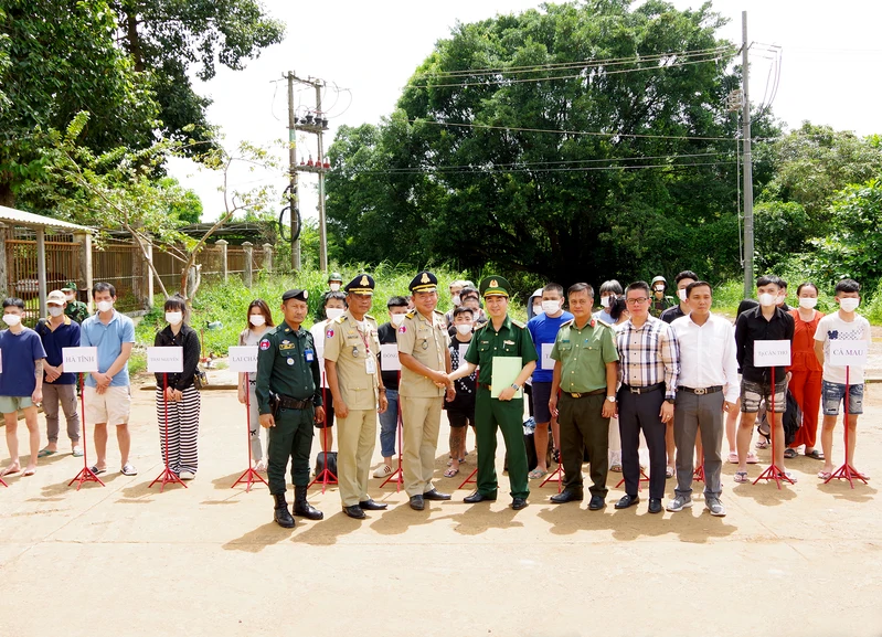Bộ đội Biên phòng Tây Ninh bắt giữ 1 đối tượng truy nã thông qua tiếp nhận công dân từ Campuchia