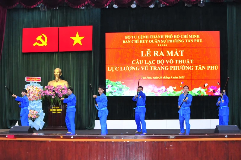 Ban CHQS phường Tân Phú ra mắt Câu lạc bộ võ thuật