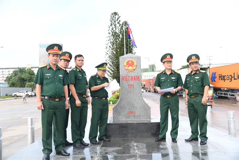 UBND tỉnh Tây Ninh kiểm tra nhiệm vụ bảo đảm Giao lưu hữu nghị quốc phòng biên giới Việt Nam - Campuchia lần thứ 2