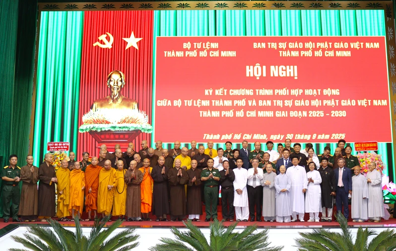 Bộ Tư lệnh Thành phố Hồ Chí Minh ký kết phối hợp hoạt động với Ban Trị sự Giáo hội Phật giáo Việt Nam Thành phố
