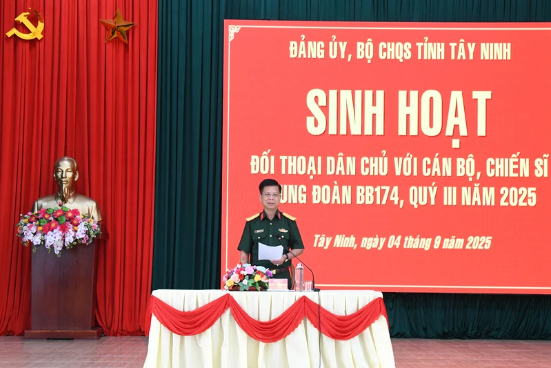 Bộ CHQS tỉnh Tây Ninh đối thoại dân chủ với cán bộ, chiến sĩ Trung đoàn 174