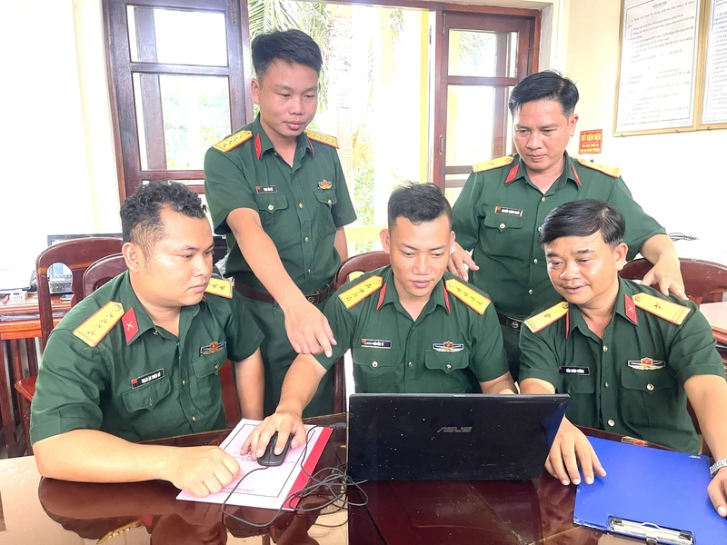 Trung đoàn 2, Sư đoàn 9 sôi nổi phong trào “Bình dân học vụ số”