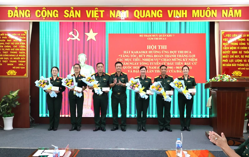 Cụm thi đua 1, Bộ Tham mưu Quân khu 7 tổ chức hội thi hát Karaoke