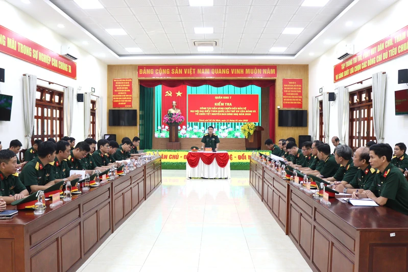 Quân khu 7 kiểm tra công tác sẵn sàng chiến đấu tại Lữ đoàn 77 và Lữ đoàn 23
