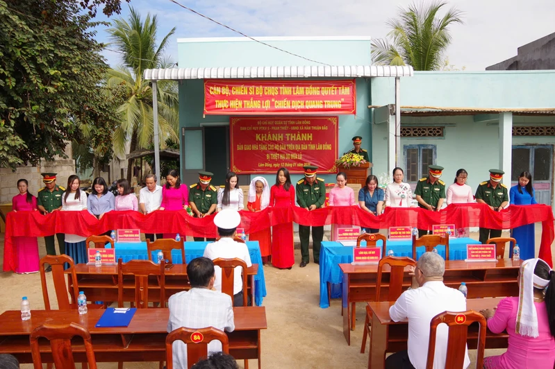 Khánh thành, bàn giao nhà trong "Chiến dịch Quang Trung" cho đồng bào Chăm