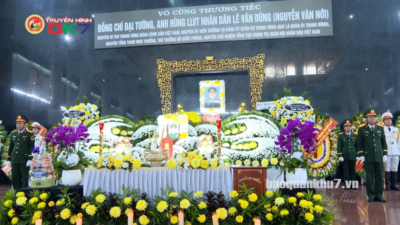 MEDIA: Cử hành trọng thể Lễ viếng, Lễ truy điệu Đại tướng Lê Văn Dũng