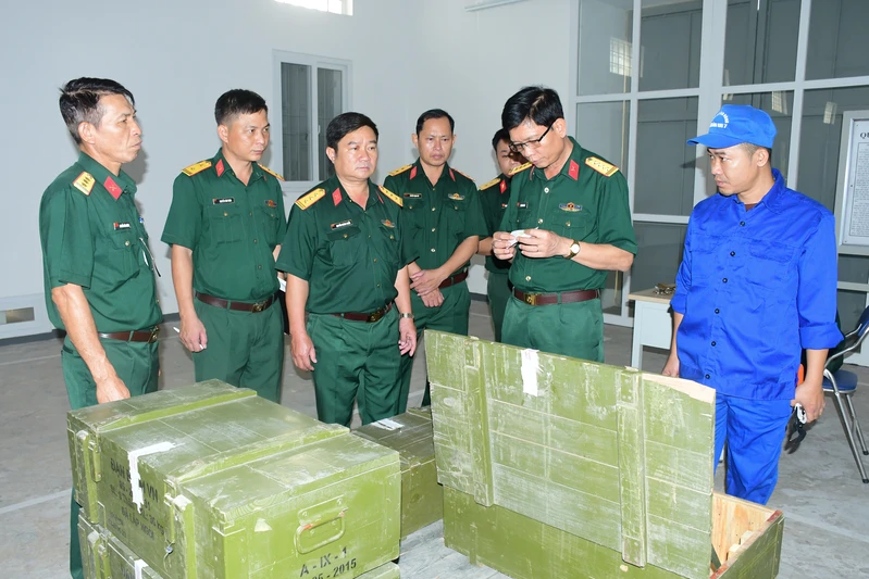 Quân khu 7 kiểm tra công tác kiểm kê tài sản công tại Lữ đoàn 75