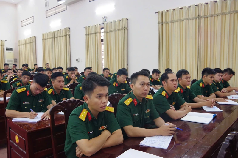 Sư đoàn 5 khai mạc tập huấn cán bộ giai đoạn 1 năm 2026