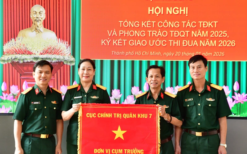 Cụm thi đua 2 Cục Chính trị Quân khu 7 ký giao ước thi đua năm 2026
