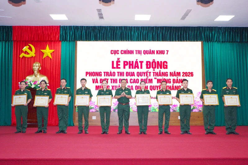 Cục Chính trị Quân khu 7 phát động phong trào TĐQT năm 2026 và đợt thi đua cao điểm “Mừng Đảng, mừng Xuân, ra quân Quyết thắng”