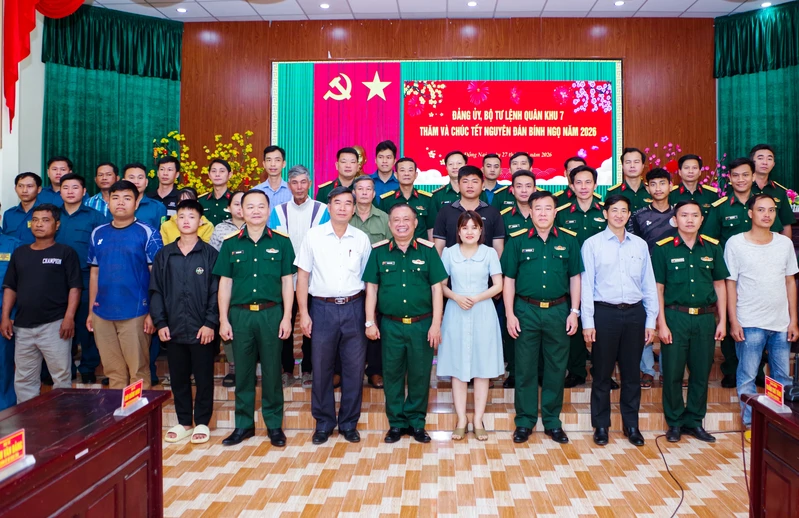 Thiếu tướng Trần Chí Tâm thăm, chúc Tết các đơn vị và doanh nghiệp tại tỉnh Đồng Nai