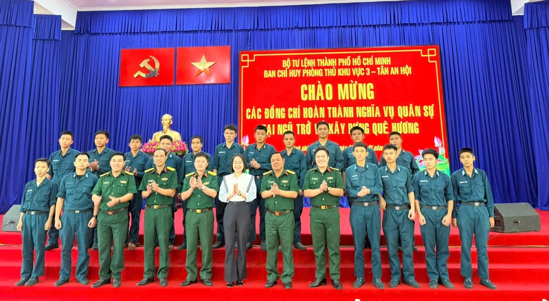 Tiếp tục phát huy truyền thống quê hương “Đất thép”