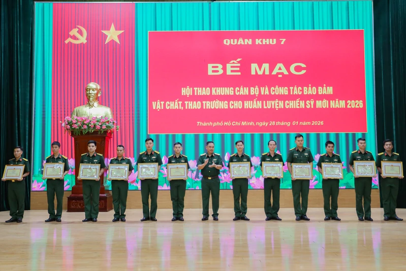 Bế mạc Hội thao khung cán bộ và công tác bảo đảm vật chất, thao trường huấn luyện chiến sĩ mới năm 2026