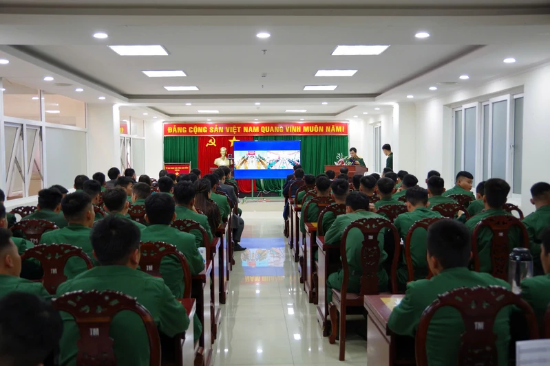 Bộ CHQS tỉnh Lâm Đồng tư vấn học nghề, giới thiệu việc làm cho bộ đội chuẩn bị xuất ngũ 