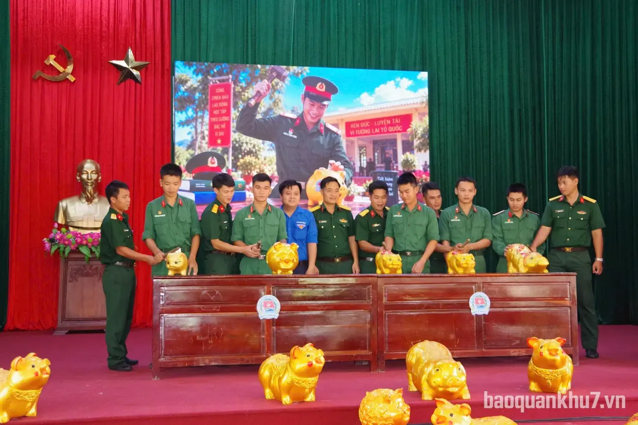 Hiệu quả thiết thực từ mô hình “Heo đất thanh niên” ở Trung đoàn 5