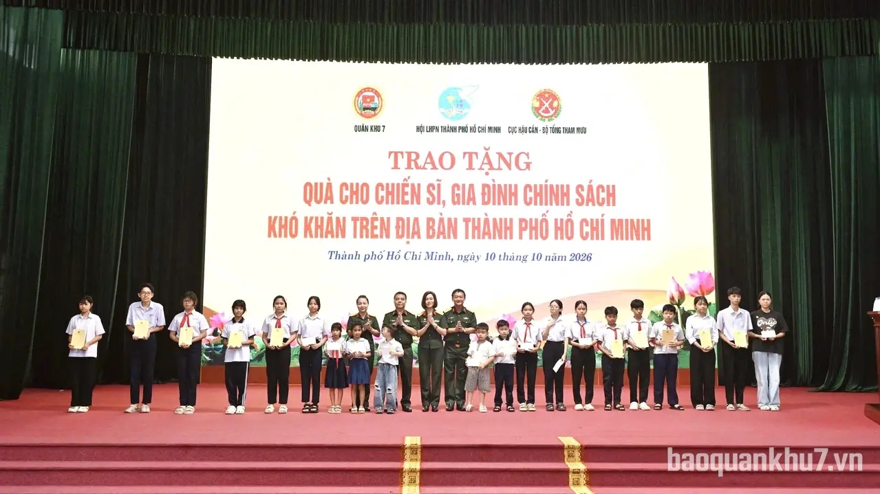 Chương trình “Phụ nữ LLVT đoàn kết, năng động, nghĩa tình”