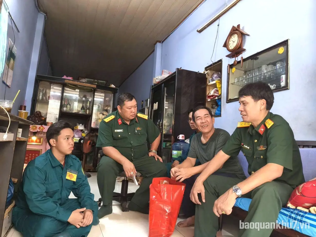 Ban CHQS phường Bến Thành, Bộ Tư lệnh TPHCM: Phát huy hiệu quả mô hình “Dân quân nắm tình hình hộ dân nơi cư trú”