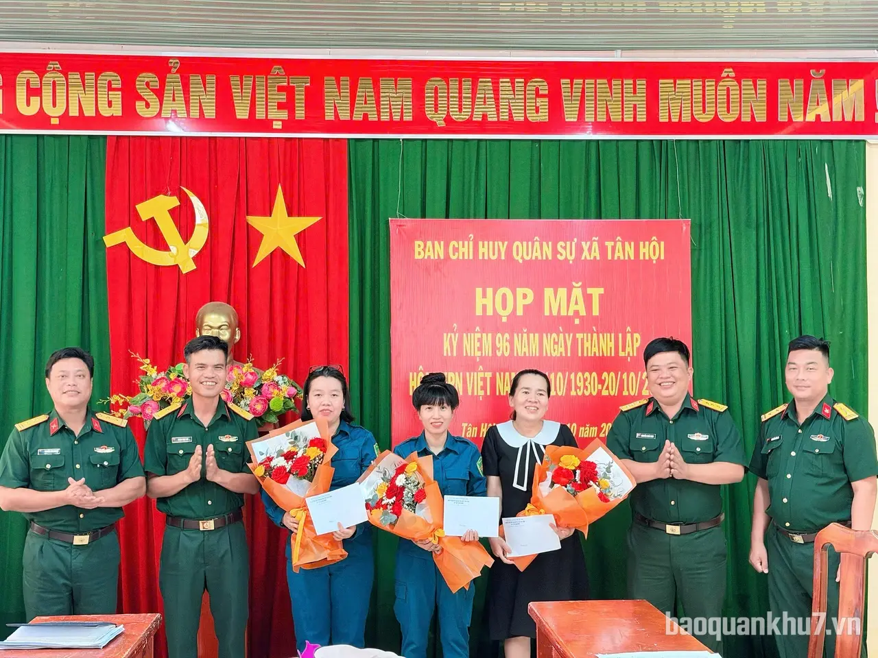 Ban CHQS xã Tân Hội họp mặt kỷ niệm 96 năm Ngày thành lập Hội Liên hiệp Phụ nữ Việt Nam