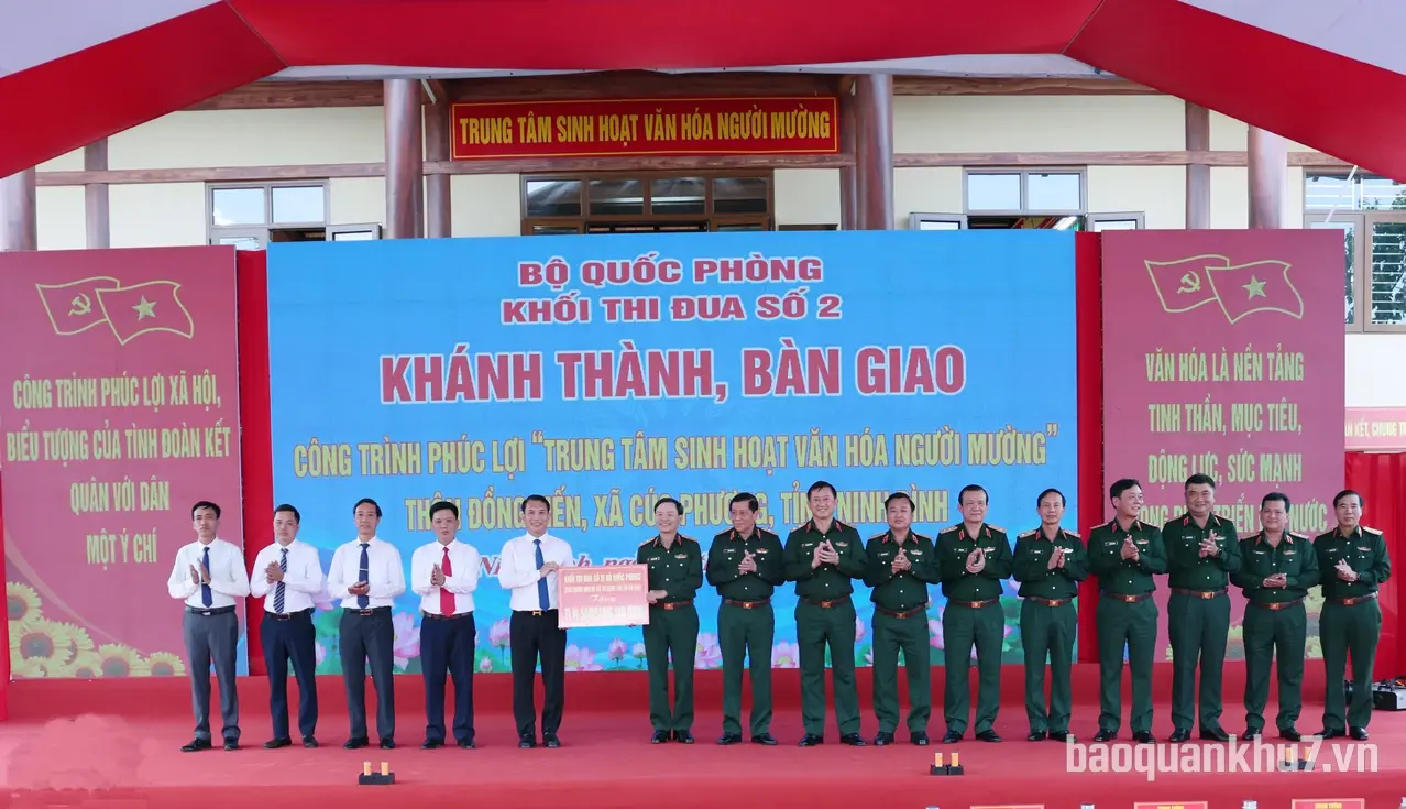 Khối thi đua số 2 Bộ Quốc phòng khánh thành công trình phúc lợi tặng đồng bào dân tộc Mường