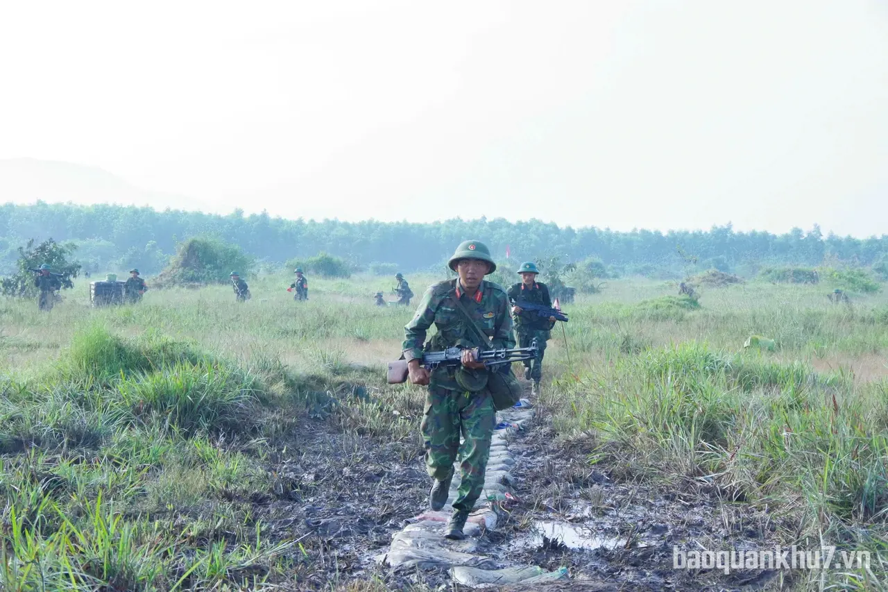 Trung đoàn 2, Sư đoàn 9 hoàn thành tốt nhiệm vụ diễn tập chiến thuật có bắn đạn thật giai đoạn 2 năm 2026