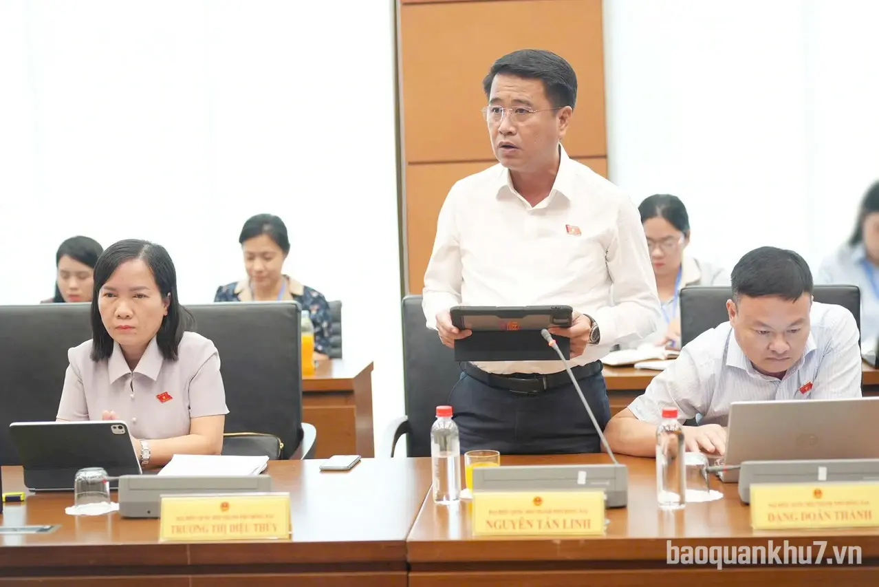 Đại tá Nguyễn Tấn Linh tham gia thảo luận dự án Luật Trưng mua, trưng dụng tài sản (sửa đổi)