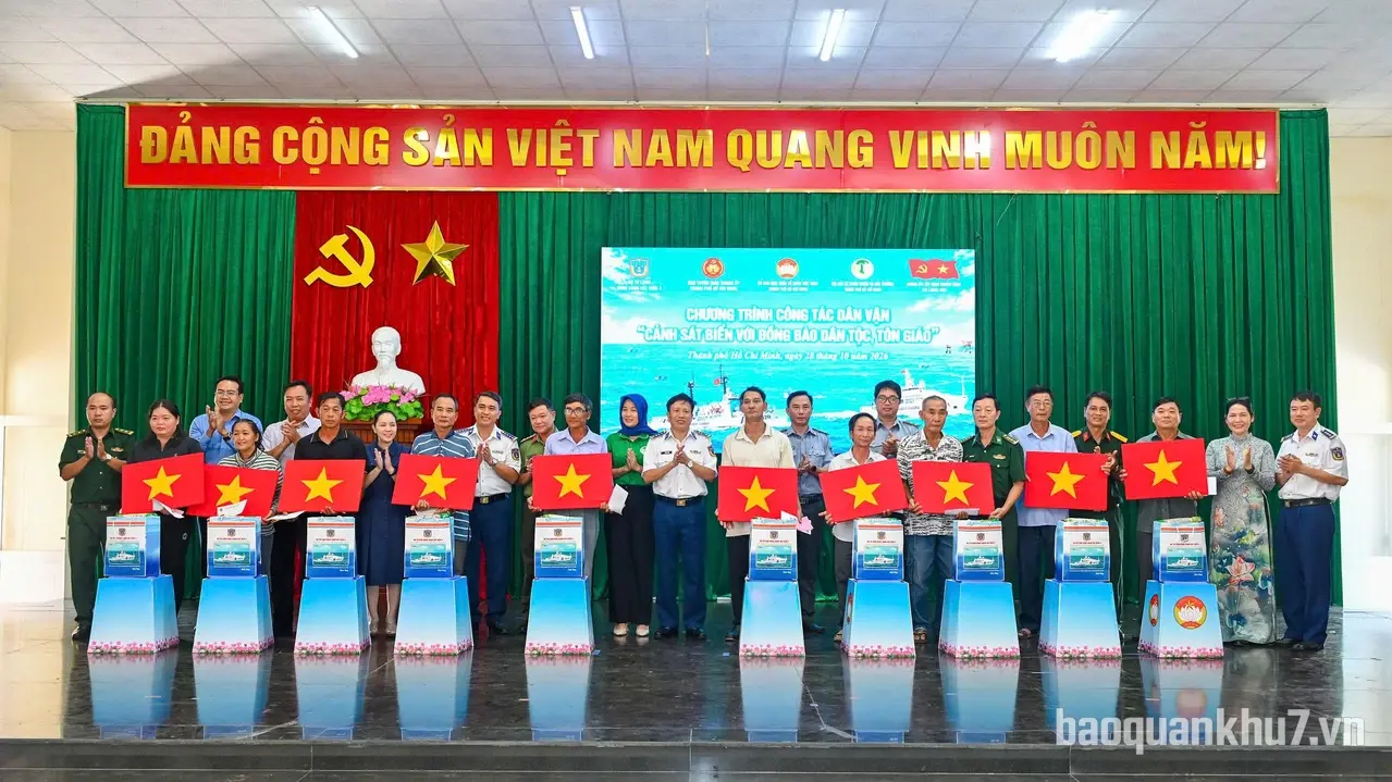 Bộ Tư lệnh Vùng Cảnh sát biển 3 phối hợp tổ chức chương trình “Cảnh sát biển với đồng bào dân tộc, tôn giáo”