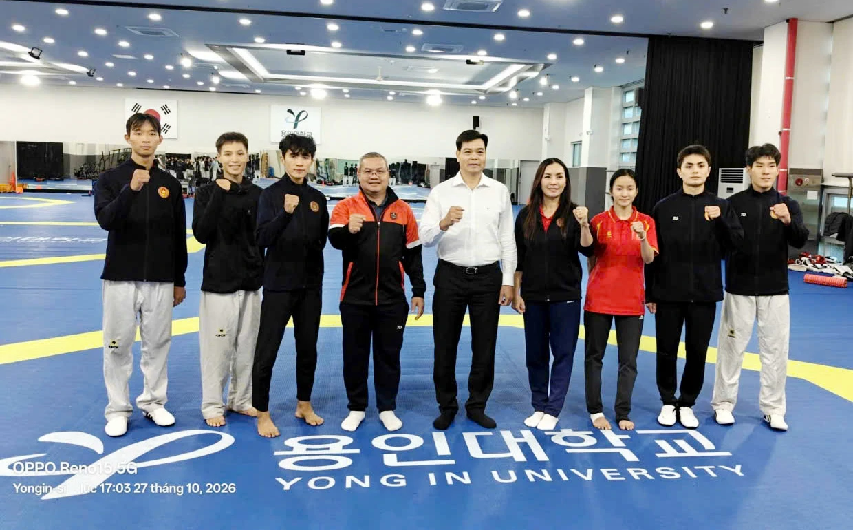 Ban Giám đốc Trung tâm Thể dục thể thao Quốc phòng II thăm, động viên các đội thể thao tại Hàn Quốc
