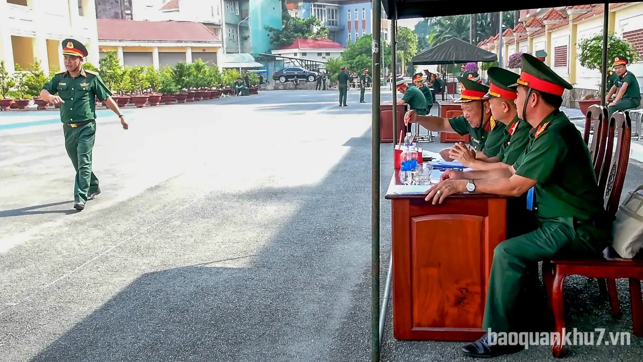 Quân khu 7 phúc tra kết quả huấn luyện sĩ quan, quân nhân chuyên nghiệp năm 2026