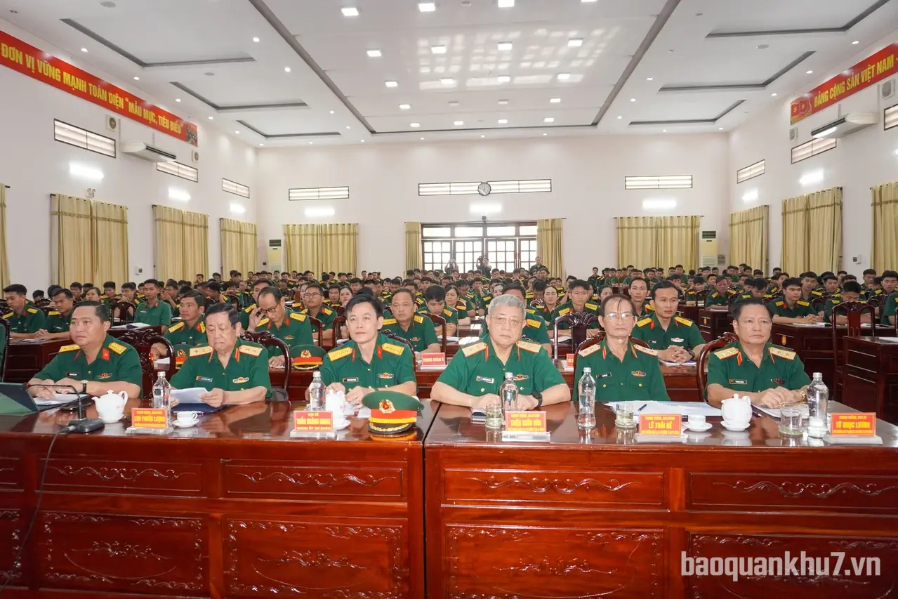 Sư đoàn 5 giao lưu truyền thống, bồi đắp lý tưởng cho thế hệ trẻ