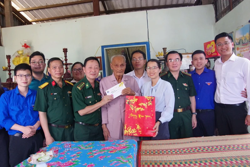 Chương trình “Xuân Biên phòng - ấm lòng dân bản” Xuân Bính Ngọ 2026 tại xã An Thới Đông, Thành phố Hồ Chí Minh